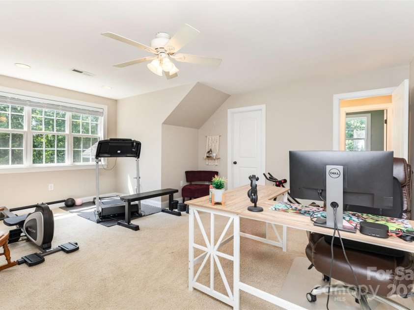 3850 Oakdale Road, Charlotte, NC 28216.  MLS# CAR4282888, YatesRealty ID 27864. 