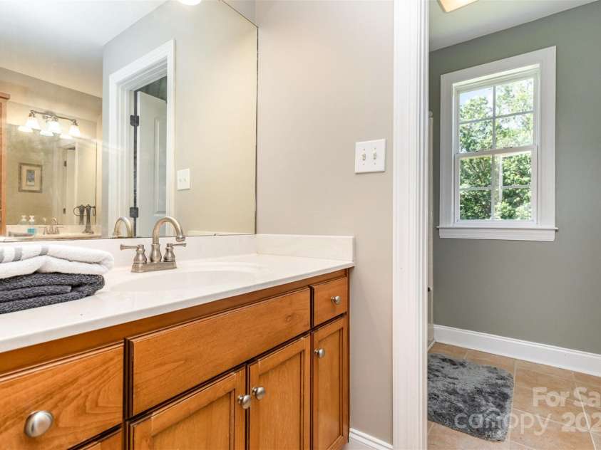 3850 Oakdale Road, Charlotte, NC 28216.  MLS# CAR4282888, YatesRealty ID 27864. 