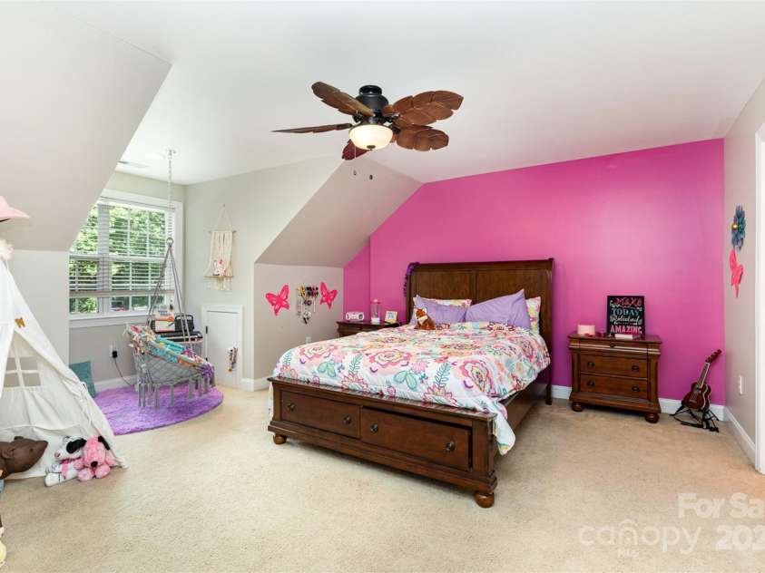 3850 Oakdale Road, Charlotte, NC 28216.  MLS# CAR4282888, YatesRealty ID 27864. 