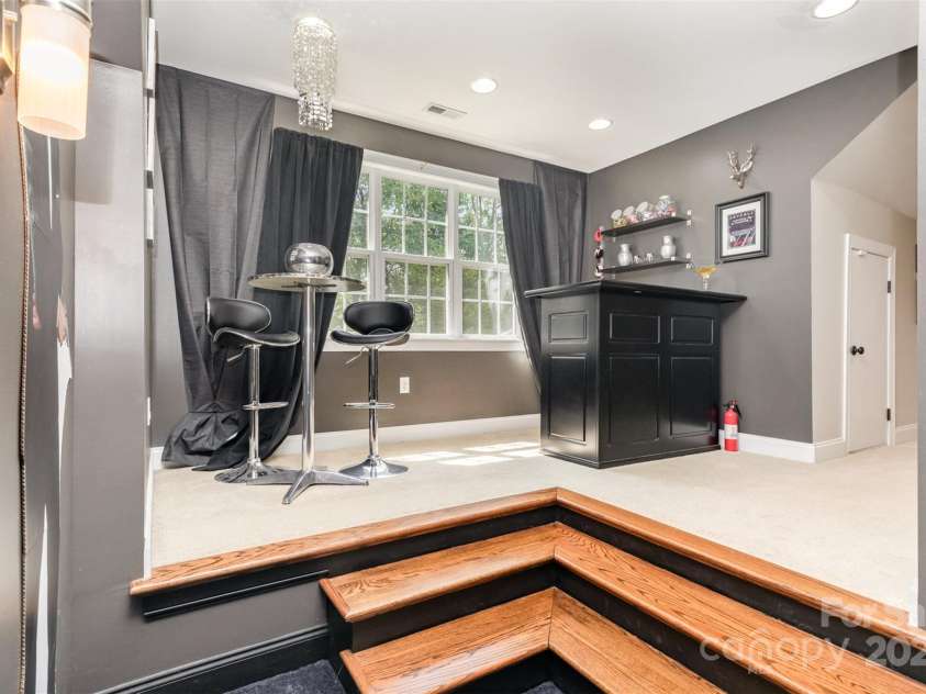 3850 Oakdale Road, Charlotte, NC 28216.  MLS# CAR4282888, YatesRealty ID 27864. 