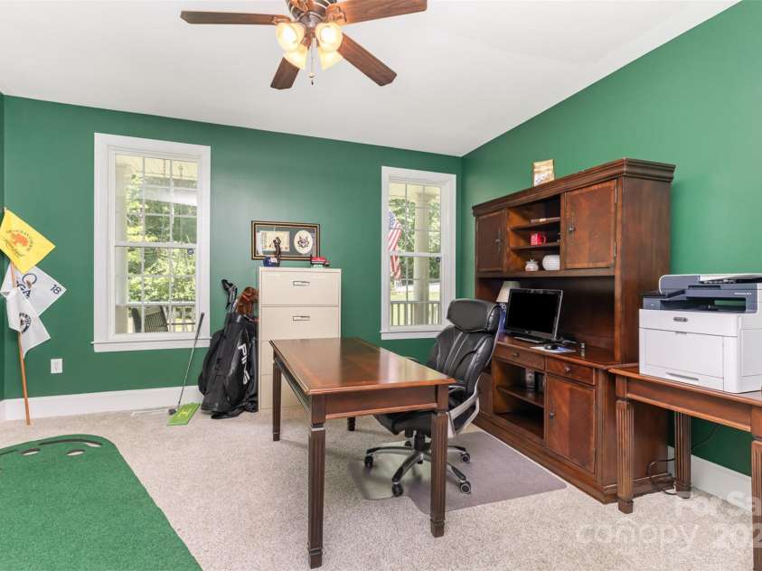3850 Oakdale Road, Charlotte, NC 28216.  MLS# CAR4282888, YatesRealty ID 27864. 
