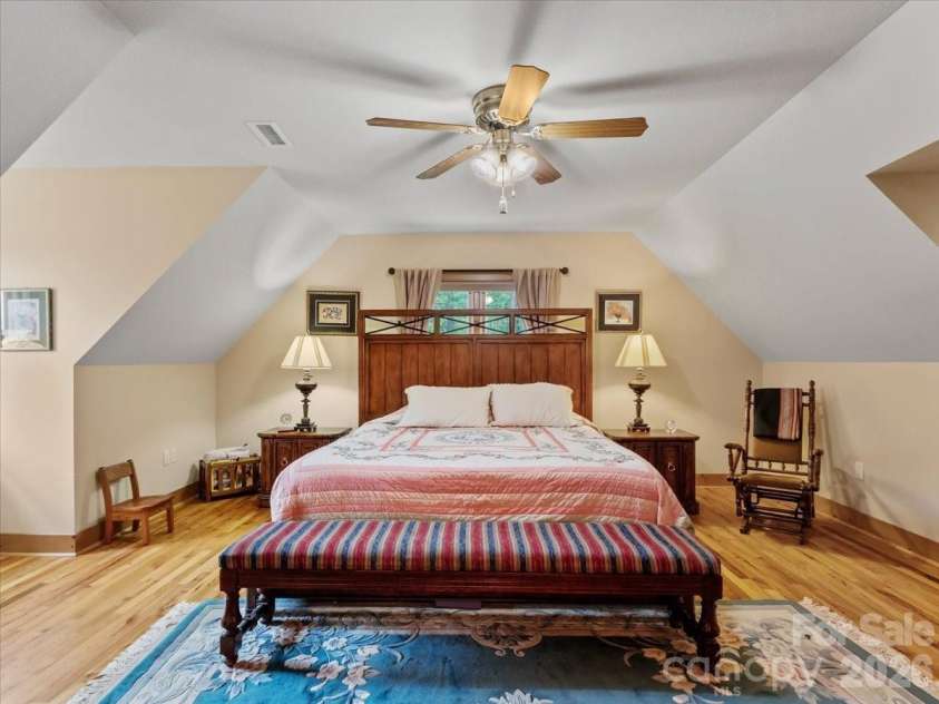 750 Barebridge Drive, Burnsville, NC 28714.  MLS# CAR4385574, YatesRealty ID 27865. 2nd Primary on upper level
