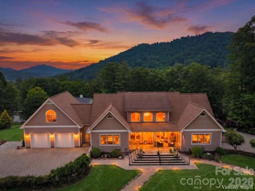 750 Barebridge Drive, Burnsville, NC 28714.  MLS# CAR4385574, YatesRealty ID 27865. 