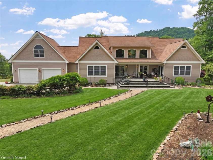 750 Barebridge Drive, Burnsville, NC 28714.  MLS# CAR4385574, YatesRealty ID 27865. 