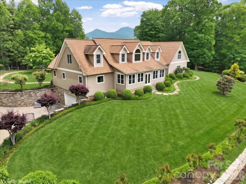 750 Barebridge Drive, Burnsville, NC 28714.  MLS# CAR4385574, YatesRealty ID 27865. 
