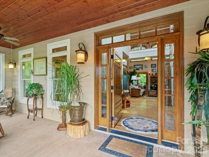 750 Barebridge Drive, Burnsville, NC 28714.  MLS# CAR4385574, YatesRealty ID 27865. 