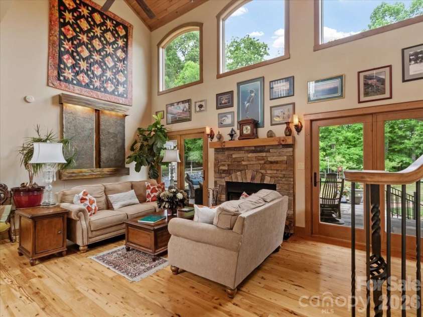 750 Barebridge Drive, Burnsville, NC 28714.  MLS# CAR4385574, YatesRealty ID 27865. 