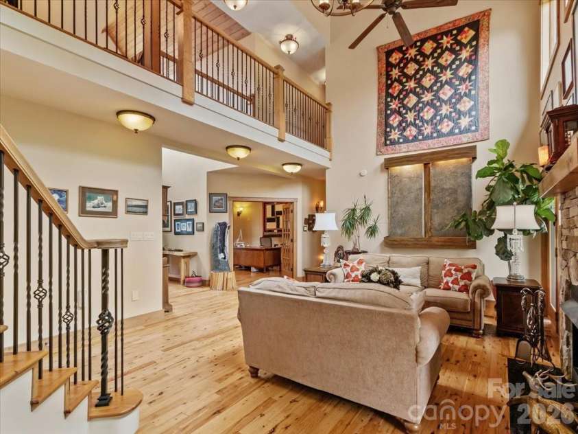 750 Barebridge Drive, Burnsville, NC 28714.  MLS# CAR4385574, YatesRealty ID 27865. 