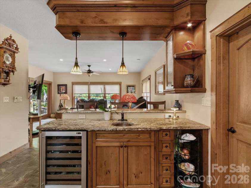750 Barebridge Drive, Burnsville, NC 28714.  MLS# CAR4385574, YatesRealty ID 27865. 