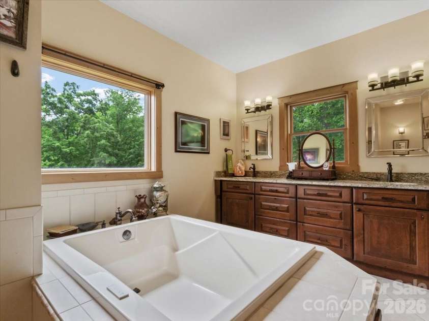 750 Barebridge Drive, Burnsville, NC 28714.  MLS# CAR4385574, YatesRealty ID 27865. 