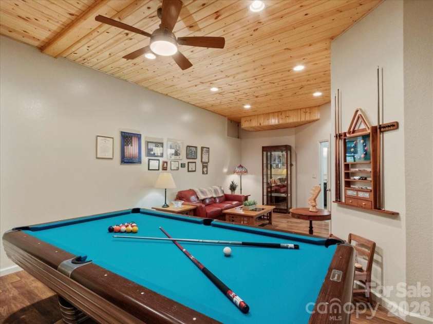 750 Barebridge Drive, Burnsville, NC 28714.  MLS# CAR4385574, YatesRealty ID 27865. 