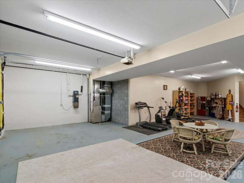 750 Barebridge Drive, Burnsville, NC 28714.  MLS# CAR4385574, YatesRealty ID 27865. 