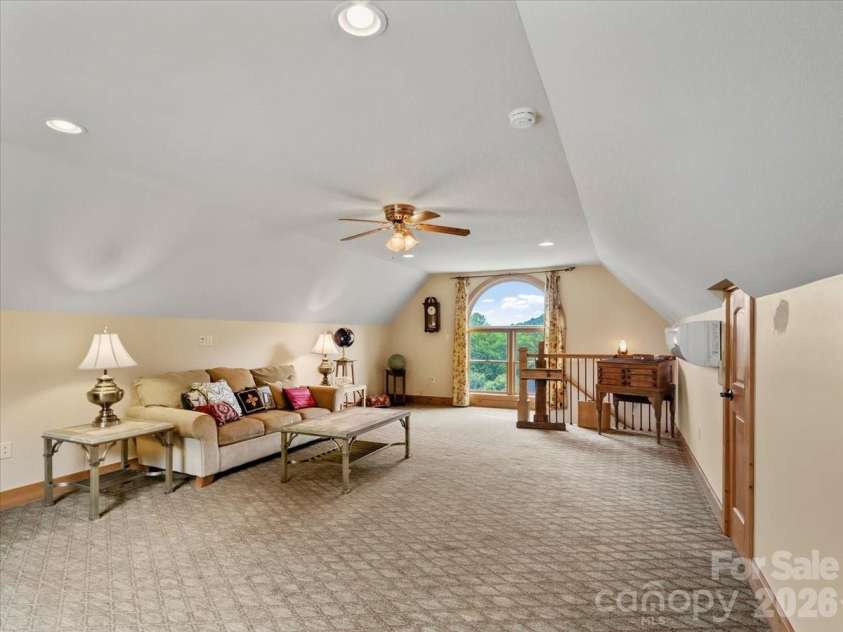 750 Barebridge Drive, Burnsville, NC 28714.  MLS# CAR4385574, YatesRealty ID 27865. Bonus room over garage