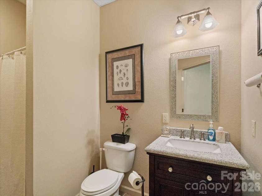 750 Barebridge Drive, Burnsville, NC 28714.  MLS# CAR4385574, YatesRealty ID 27865. Full bathroom in basement