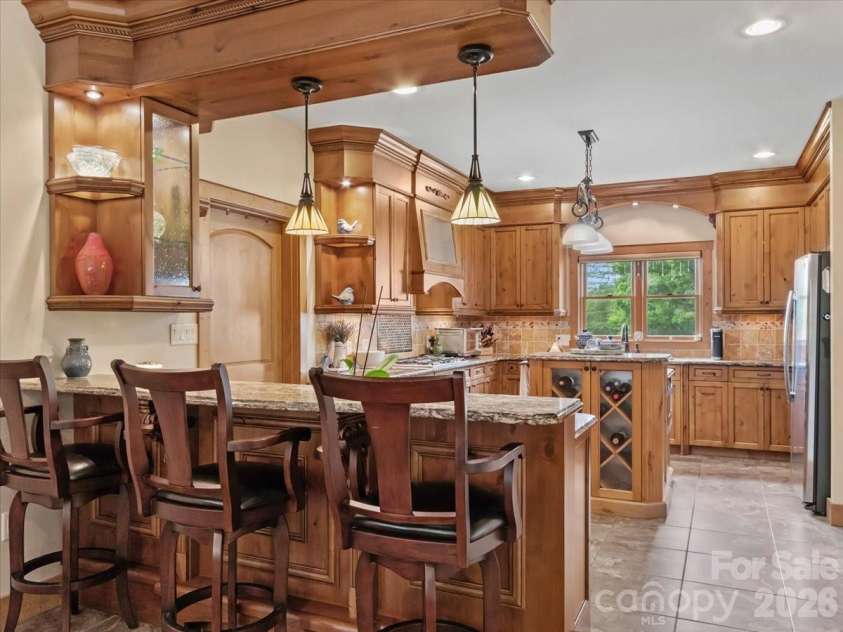 750 Barebridge Drive, Burnsville, NC 28714.  MLS# CAR4385574, YatesRealty ID 27865. Kitchen