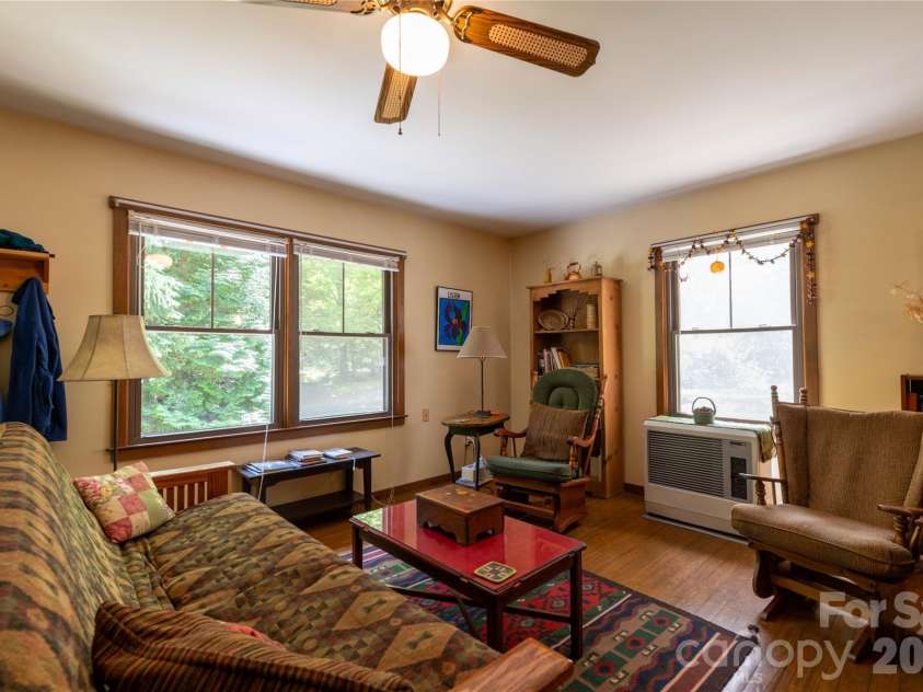 60 Virgels Mountain Road, Burnsville, NC 28714.  MLS# CAR4388145, YatesRealty ID 27867. 