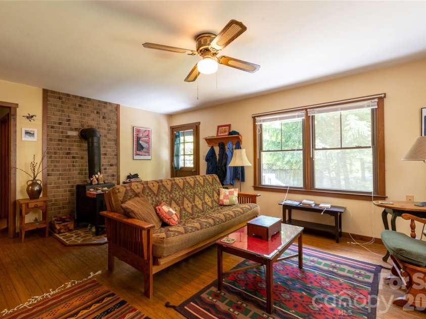 60 Virgels Mountain Road, Burnsville, NC 28714.  MLS# CAR4388145, YatesRealty ID 27867. 