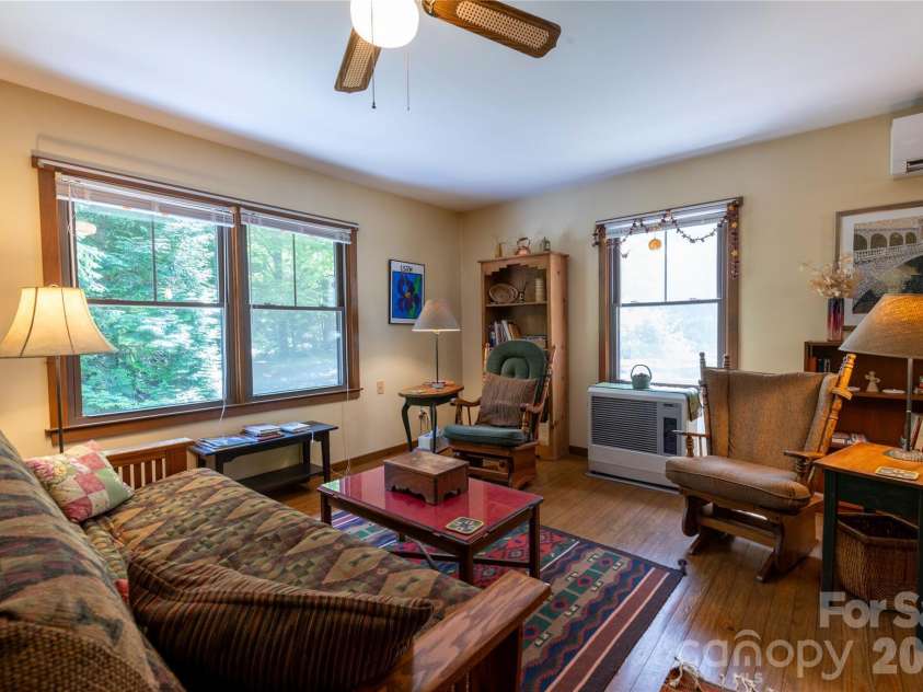 60 Virgels Mountain Road, Burnsville, NC 28714.  MLS# CAR4388145, YatesRealty ID 27867. 