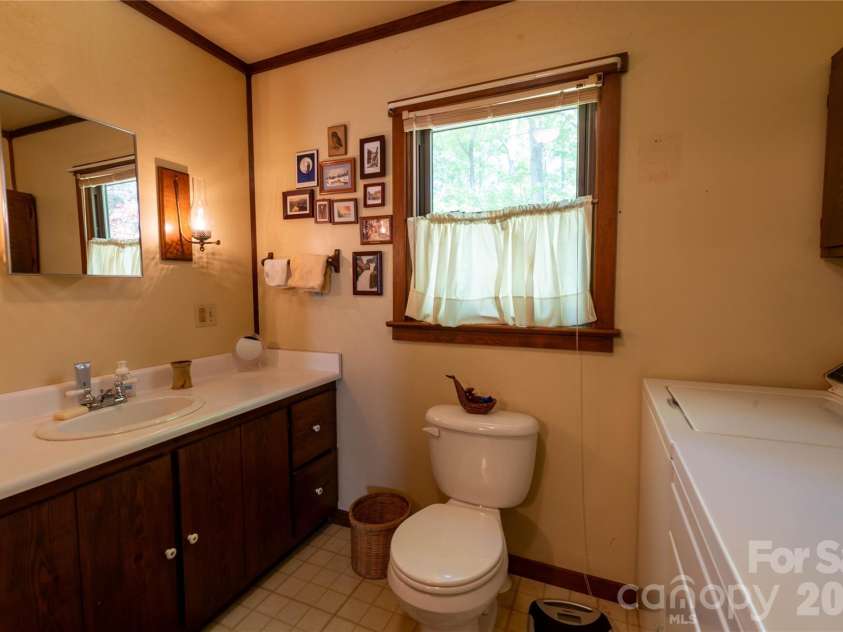 60 Virgels Mountain Road, Burnsville, NC 28714.  MLS# CAR4388145, YatesRealty ID 27867. 