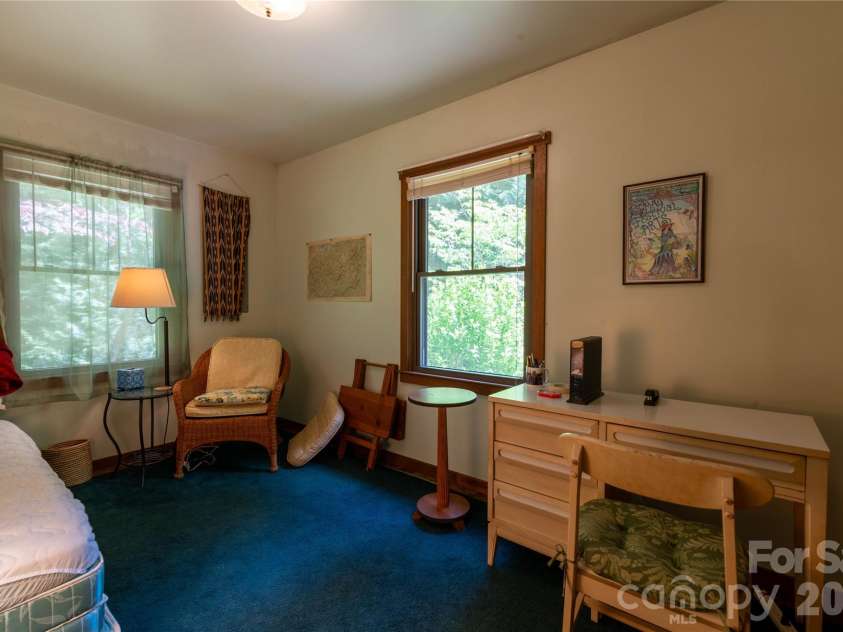 60 Virgels Mountain Road, Burnsville, NC 28714.  MLS# CAR4388145, YatesRealty ID 27867. 