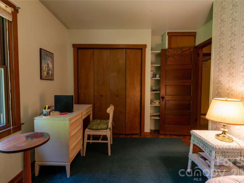 60 Virgels Mountain Road, Burnsville, NC 28714.  MLS# CAR4388145, YatesRealty ID 27867. 