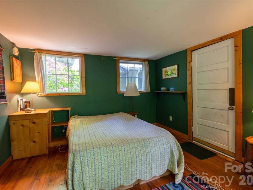 60 Virgels Mountain Road, Burnsville, NC 28714.  MLS# CAR4388145, YatesRealty ID 27867. 