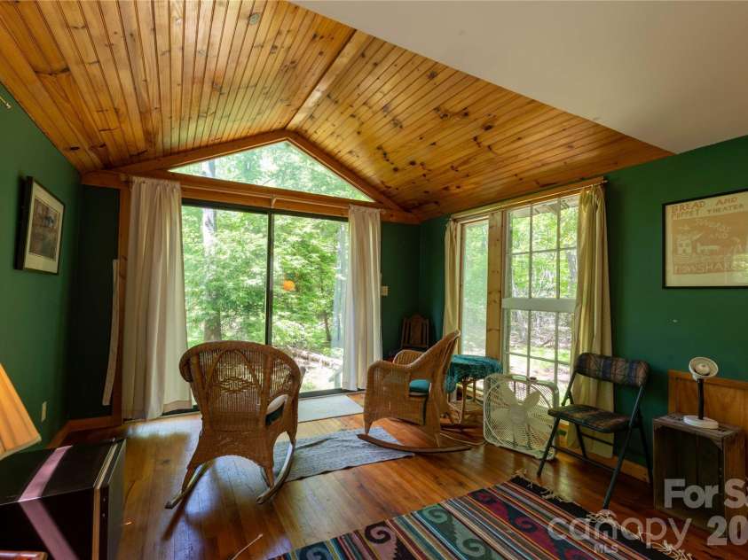 60 Virgels Mountain Road, Burnsville, NC 28714.  MLS# CAR4388145, YatesRealty ID 27867. 