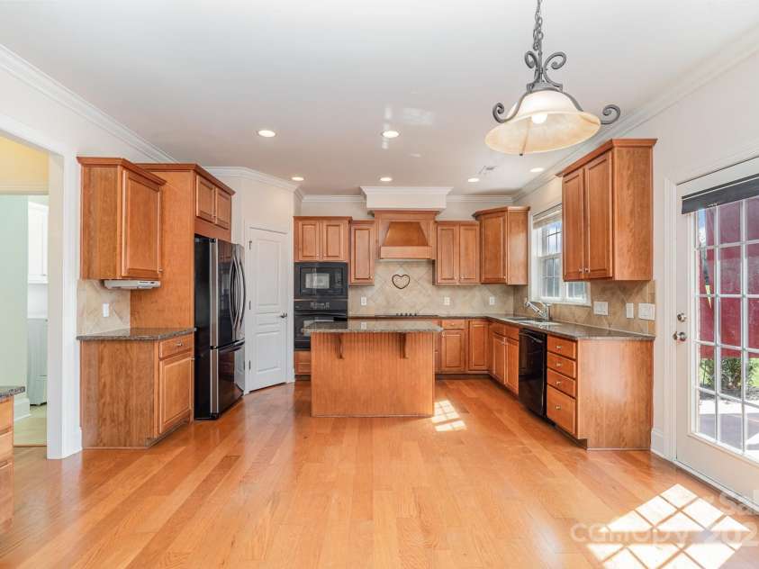 2100 Goddard Way, Waxhaw, NC 28173.  MLS# CAR4273203, YatesRealty ID 27868. 