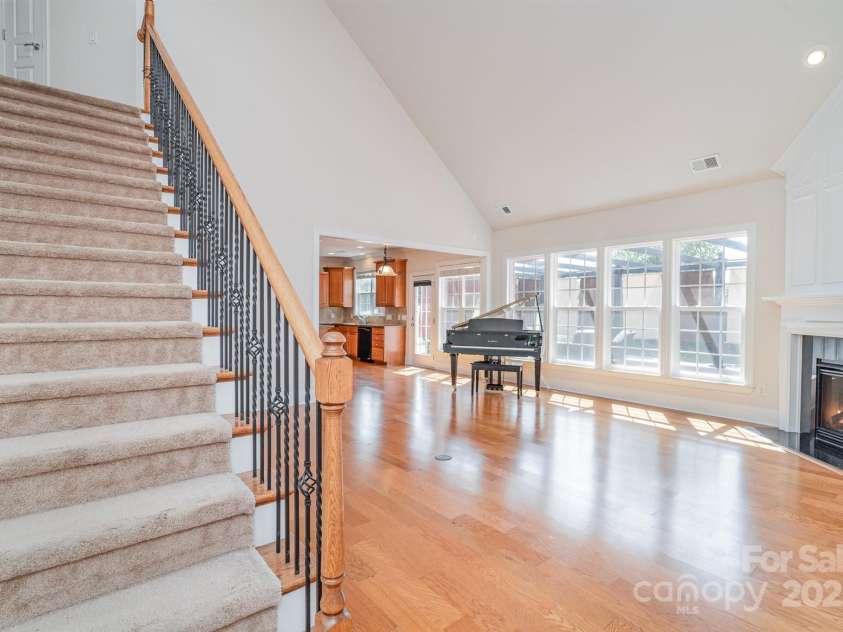 2100 Goddard Way, Waxhaw, NC 28173.  MLS# CAR4273203, YatesRealty ID 27868. Abundance of light and beautiful hardwood floors