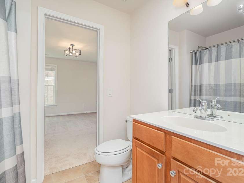 2100 Goddard Way, Waxhaw, NC 28173.  MLS# CAR4273203, YatesRealty ID 27868. Jack-and-Jill bathroom