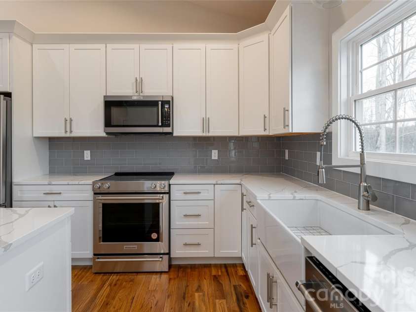 224 Country Drive, Mars Hill, NC 28754.  MLS# CAR4319713, YatesRealty ID 2787. 
