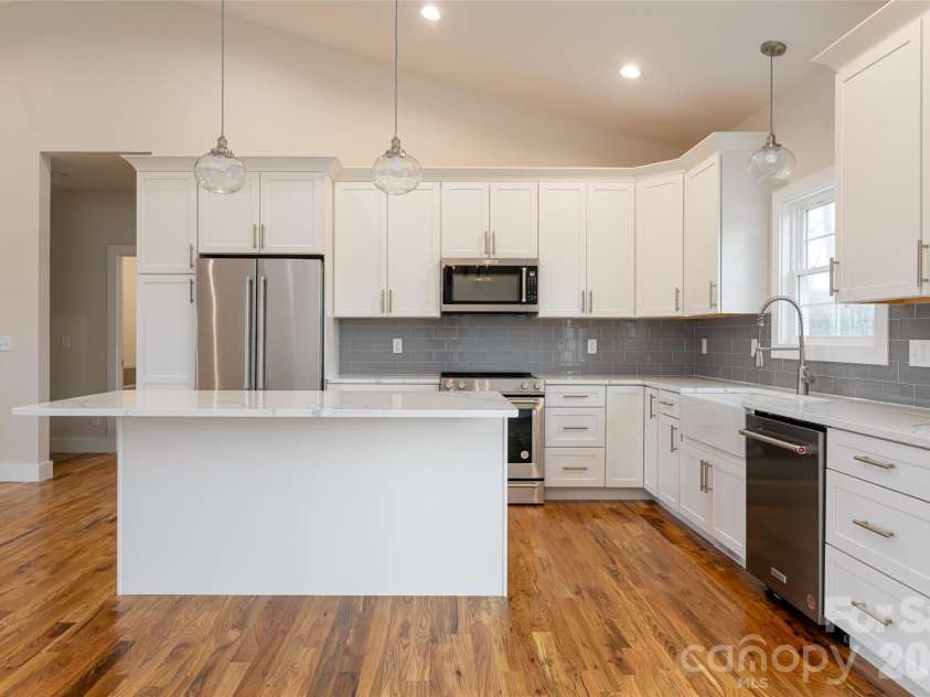 224 Country Drive, Mars Hill, NC 28754.  MLS# CAR4319713, YatesRealty ID 2787. 