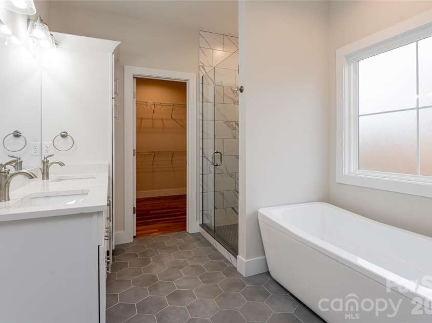 224 Country Drive, Mars Hill, NC 28754.  MLS# CAR4319713, YatesRealty ID 2787. 