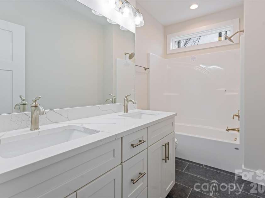 224 Country Drive, Mars Hill, NC 28754.  MLS# CAR4319713, YatesRealty ID 2787. 