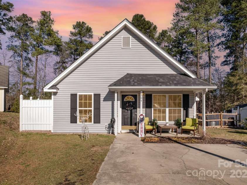 304 Athens Hills Place, Kannapolis, NC 28083.  MLS# CAR4329207, YatesRealty ID 2787. 
