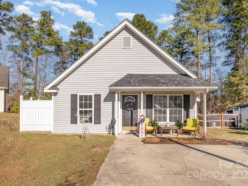 304 Athens Hills Place, Kannapolis, NC 28083.  MLS# CAR4329207, YatesRealty ID 2787. 