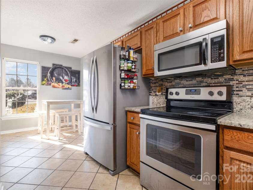 304 Athens Hills Place, Kannapolis, NC 28083.  MLS# CAR4329207, YatesRealty ID 2787. 