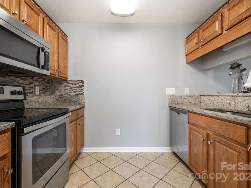 304 Athens Hills Place, Kannapolis, NC 28083.  MLS# CAR4329207, YatesRealty ID 2787. 