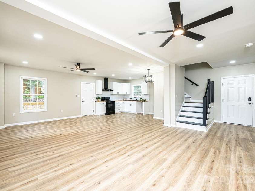 204 Hickory Street, Granite Falls, NC 28630.  MLS# CAR4283921, YatesRealty ID 27870. 