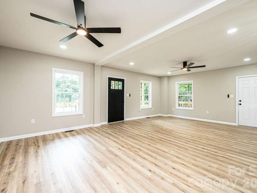 204 Hickory Street, Granite Falls, NC 28630.  MLS# CAR4283921, YatesRealty ID 27870. 