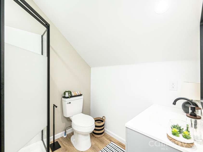 204 Hickory Street, Granite Falls, NC 28630.  MLS# CAR4283921, YatesRealty ID 27870. 