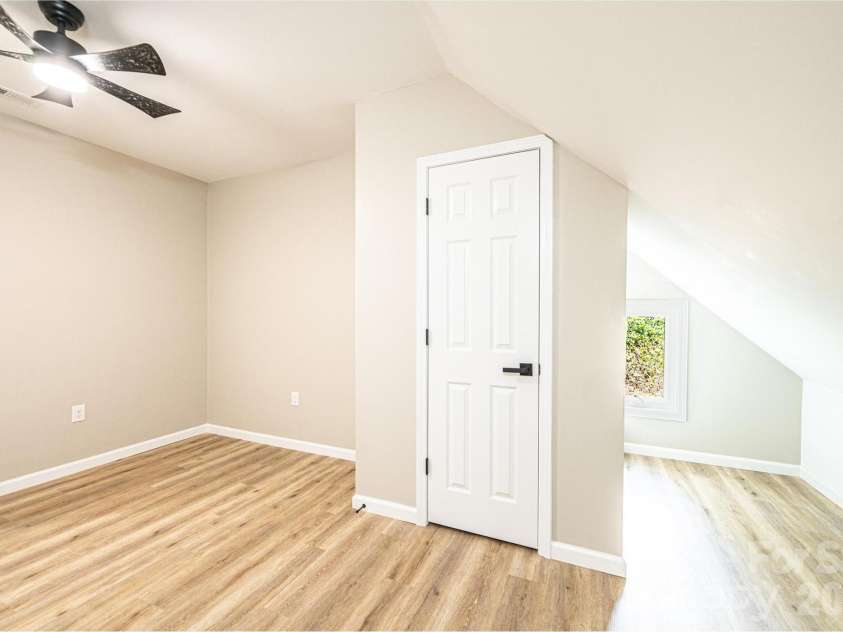 204 Hickory Street, Granite Falls, NC 28630.  MLS# CAR4283921, YatesRealty ID 27870. 