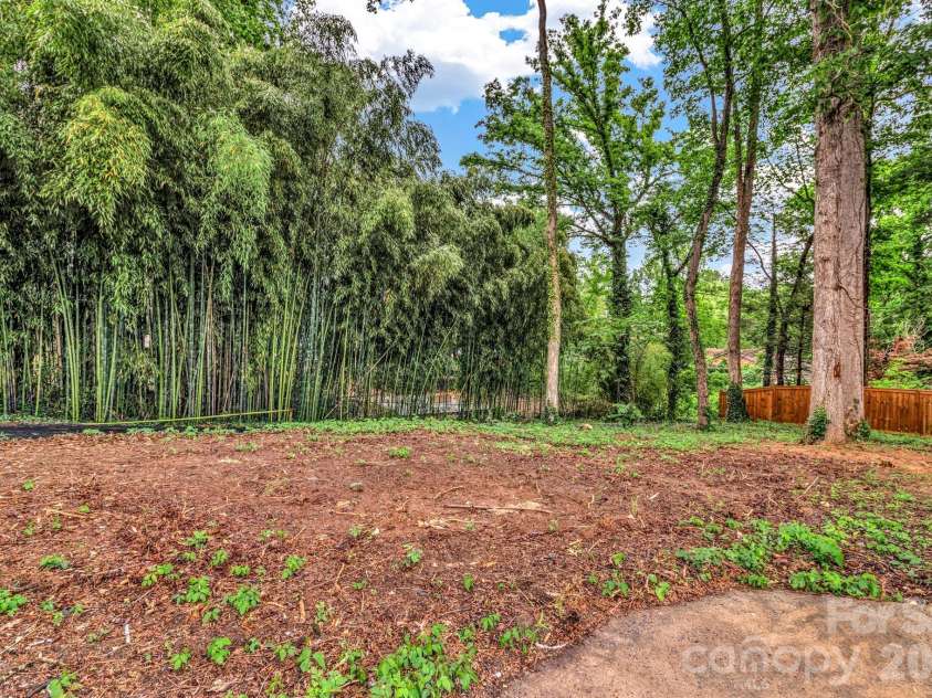 4 Barnes Road, Asheville, NC 28803.  MLS# CAR4379264, YatesRealty ID 27870. 