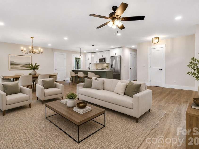 4 Barnes Road, Asheville, NC 28803.  MLS# CAR4379264, YatesRealty ID 27870. Virtually Staged