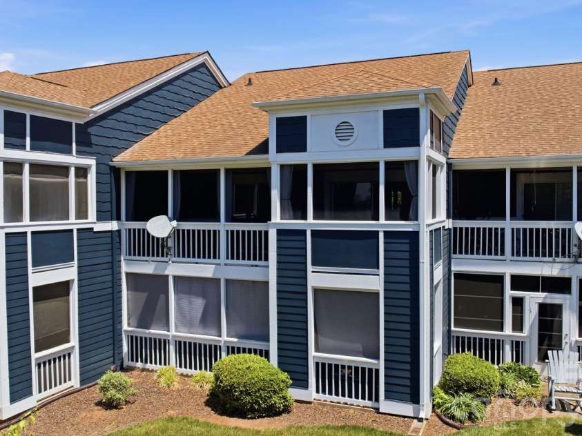 17515 Tuscany Lane, Cornelius, NC 28031.  MLS# CAR4379416, YatesRealty ID 27871. 