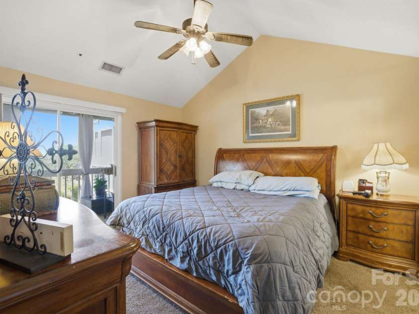17515 Tuscany Lane, Cornelius, NC 28031.  MLS# CAR4379416, YatesRealty ID 27871. 