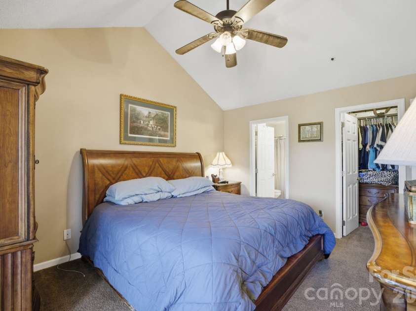 17515 Tuscany Lane, Cornelius, NC 28031.  MLS# CAR4379416, YatesRealty ID 27871. 