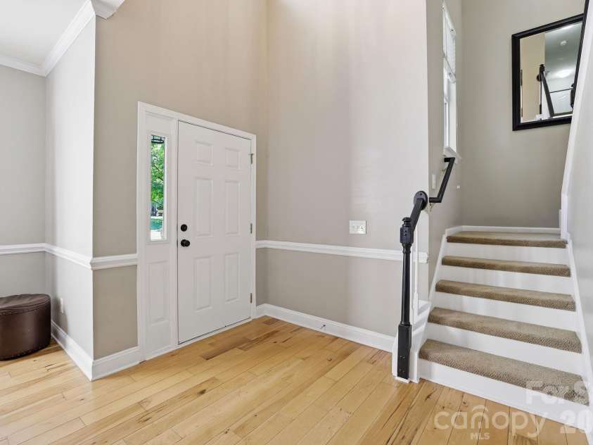 9118 Spratt Lane, Waxhaw, NC 28173.  MLS# CAR4382798, YatesRealty ID 27872. 