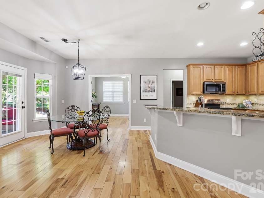 9118 Spratt Lane, Waxhaw, NC 28173.  MLS# CAR4382798, YatesRealty ID 27872. 