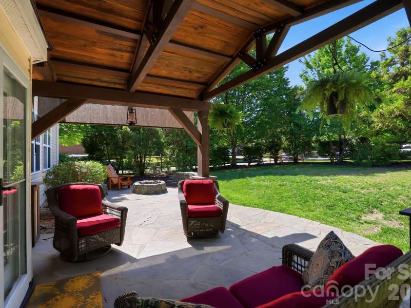 9118 Spratt Lane, Waxhaw, NC 28173.  MLS# CAR4382798, YatesRealty ID 27872. 